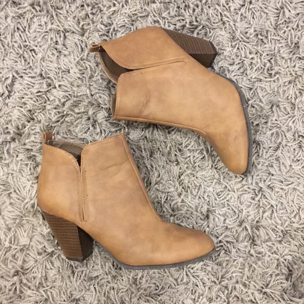 Tan Qupid Heeled Ankle Booties, Size 9
